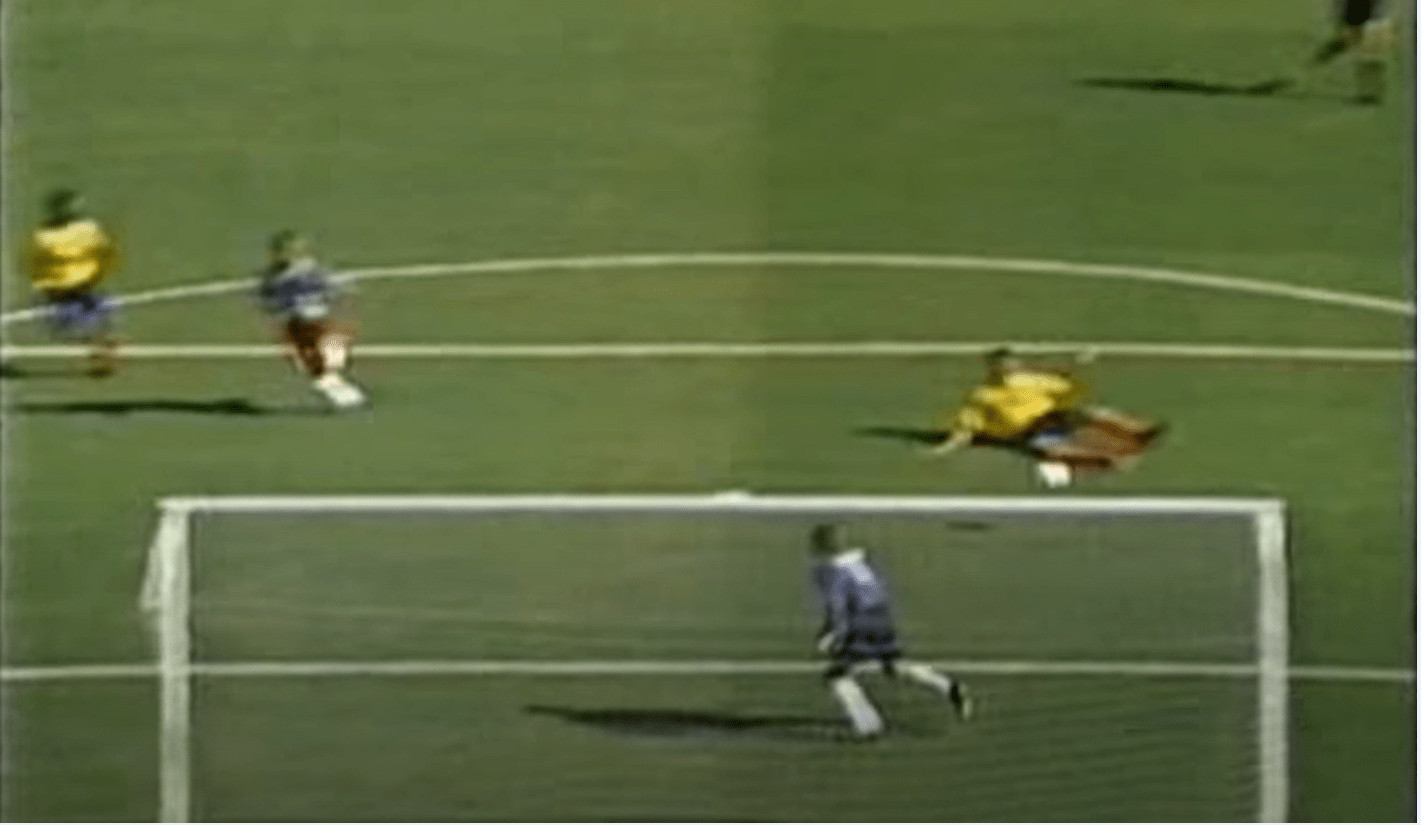 Andrés Escobar assassiné après avoir marqué un but contre son camp avec la Colombie lors du Mondial 1994
