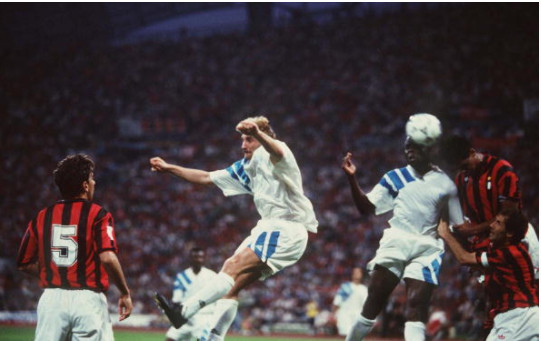 Basile Boli naurait pas du marquer lors de la finale Marseille – Milan de la Coupe dEurope 1993