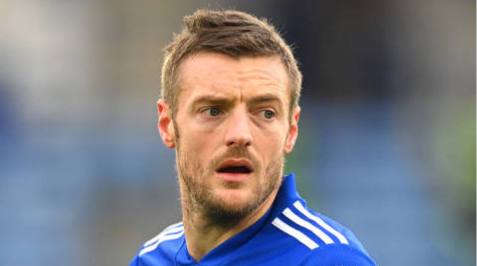 jamie vardy doit sortir avant la fin des matches a cause de son bracelet electronique
