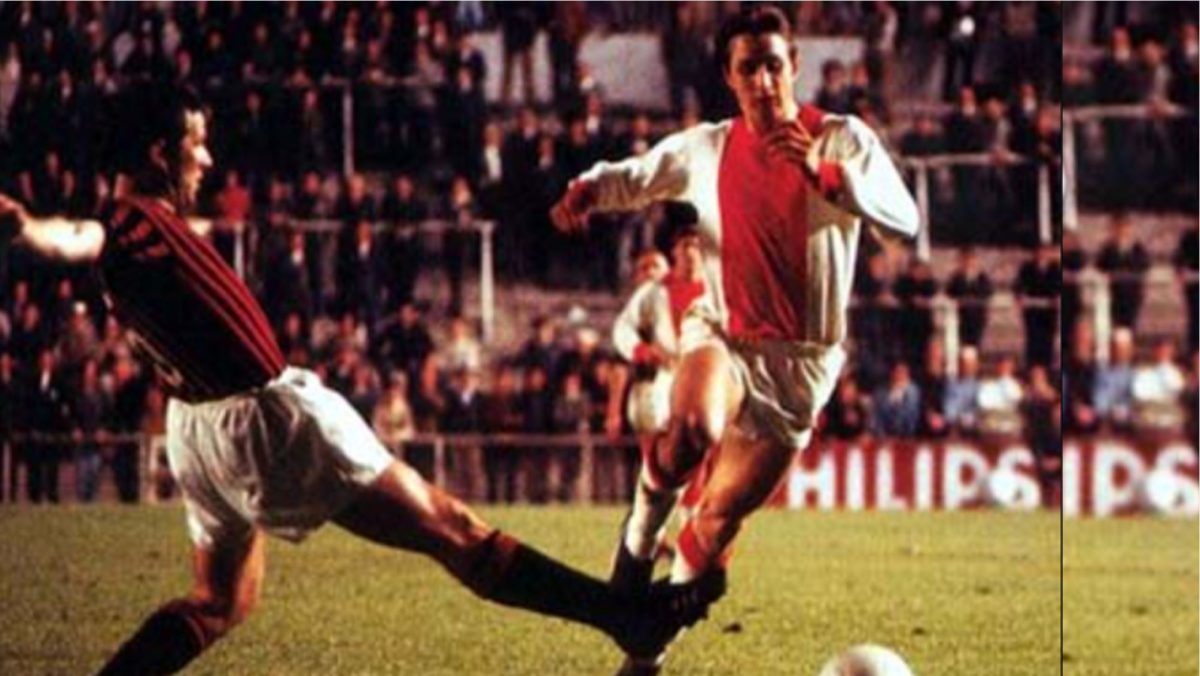 johan cruyff se fabrique son propre maillot des pays bas pour masquer le sponsor lors du mondial 1974
